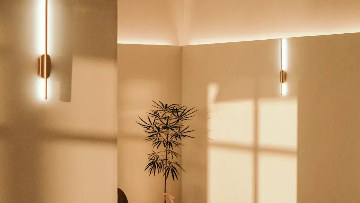 Жұмыс кеңістігіңіз үшін ең жақсы коммерциялық кеңсе жарықтандыруын қалай таңдауға болады