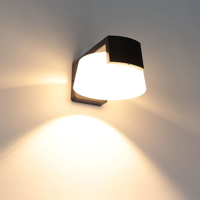 Zewnętrzna lampa ścienna IP65 Wodoodporna lampa ogrodowa z regulacją temperatury 3CCT LBD6030T-8