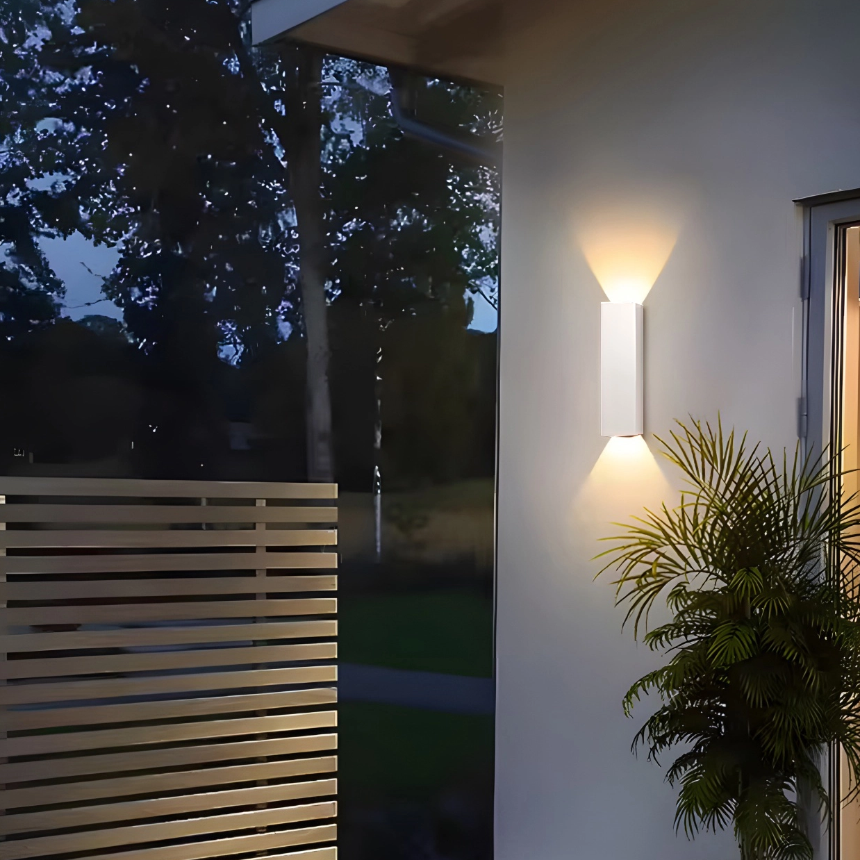 Садовые фонари: освещают тепло и романтику ночи.